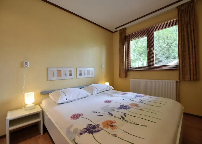 In With Fenced Garden Garderen