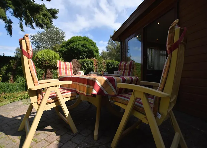 Chalet In With Fenced Garden