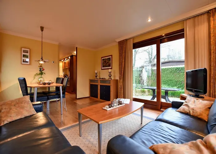 In With Fenced Garden Chalet *