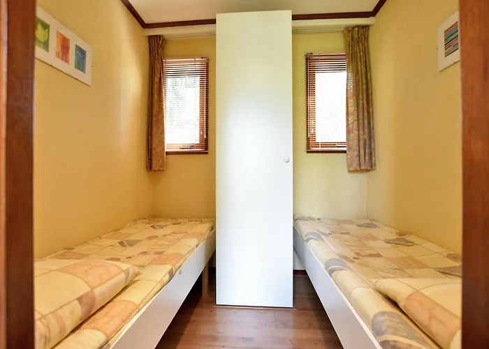 In With Fenced Garden Chalet *