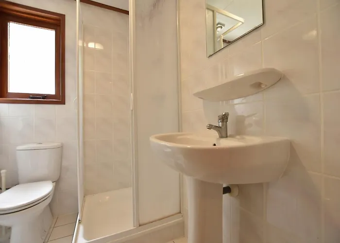 Chalet In With Fenced Garden