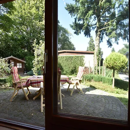 Chalet In With Fenced Garden *